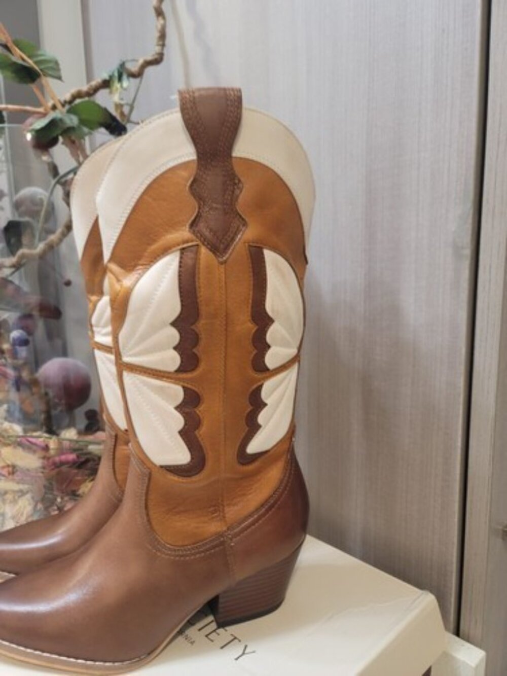 Oasis Society Fairy Butterfly Cowgirl Boots size 6 Vegan leather New NIB Camel - Picture 7 of 7